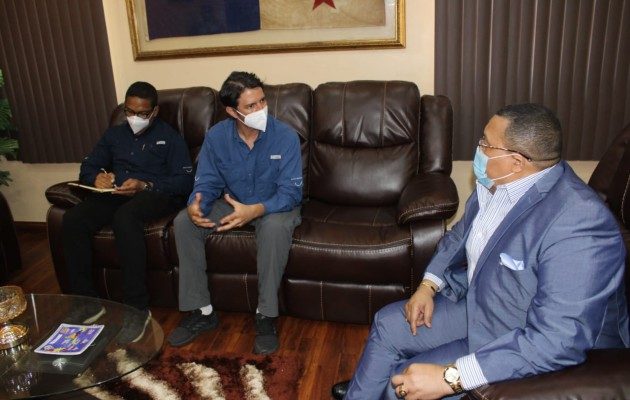 En la reunión se habló sobre la necesidad de buscar fórmulas para que los turistas que llegan en cruceros quieran permanecer en Colón.