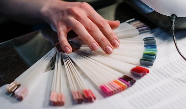 El esmaltado semipermanente también es uno de los sistemas más cotizados. Foto: Ilustrativa / Pexels