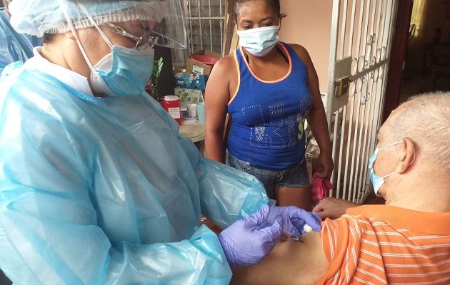 En Panamá se usa la vacuna de Pfizer.