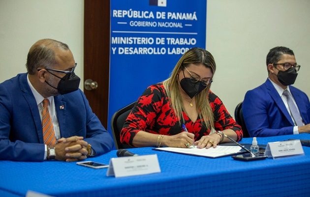 La ministra Doris Zapata dijo que la reactivación de contratos es del 49%.