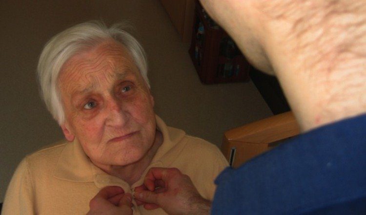 La edad no debe ser un punto ciego en la atención del cáncer.  Pixabay