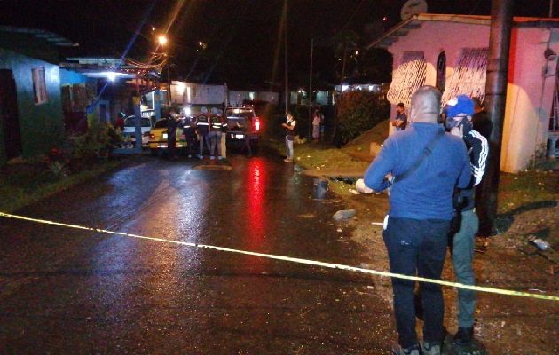 Javier rodríguez (alías"Pequeño"), de unos 40 años de edad, fue asesinado de varios disparos en Villa del Caribe, provincia de Colón. Foto: Diomedes Sánchez