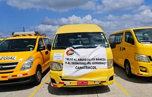 Mas de 18 mil personas están afectadas debido a que dependen de la operación de buses colegiales que en la actualidad tienen su actividad detenida.