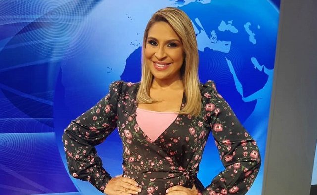 Siria Miranda informó el 5 de marzo que se retiraba de las pantallas de TVN Noticias. Foto: Instagram / @siriajahaira