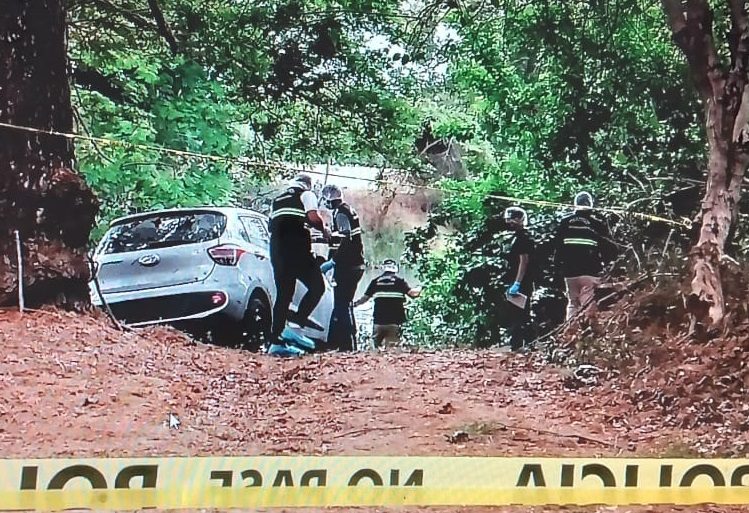 Se investiga quién es el propietario del automóvil. Foto: Thays Domínguez