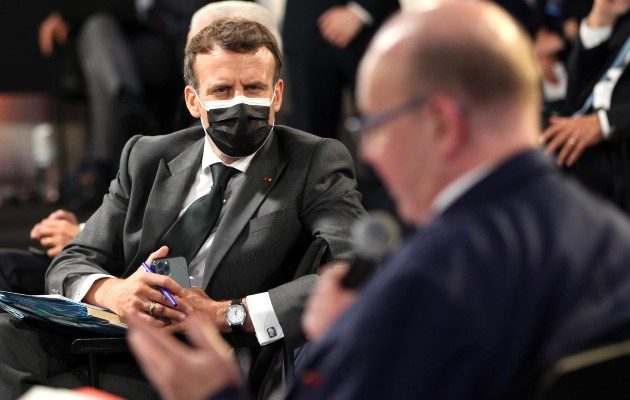 El presidente francés, Emmanuel Macron participa de la Cumbre Social europea que se realiza en Oporto. Foto: EFE