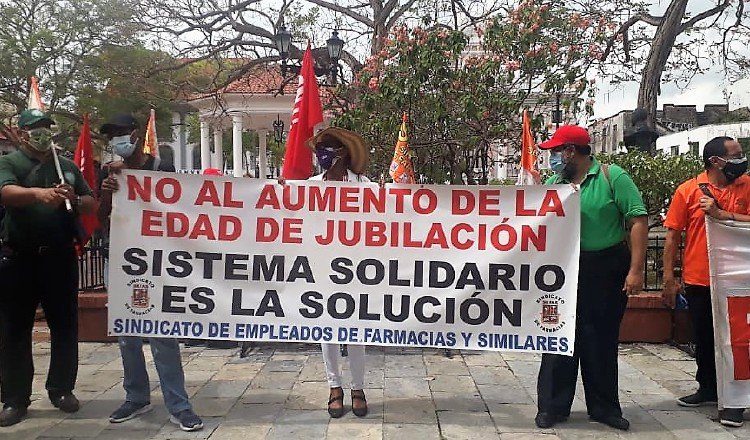 Trabajadores sindicalizados han realizado diversas protestas, pidiendo que se cambien las reglas del juego en el diálogo por la CSS. Archivo
