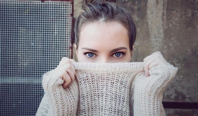 Las ojeras son una característica facial sumamente común que puede deberse a varios factores. Foto: Ilustrativa / Pixabay 