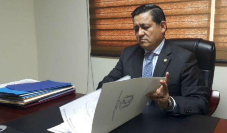 Abogado Dionosio Rodríguez presentó la querella penal. Foto: Archivo 