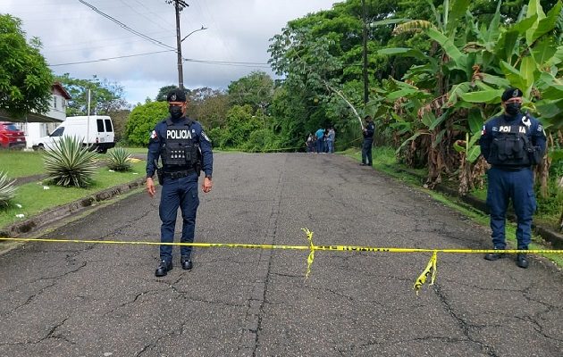 Los vecinos solo escucharon una ráfaga de balas en toda el área, lo que los alertó y de inmediato se dieron cuenta del homicidio. Foto: Diomedes Sánchez