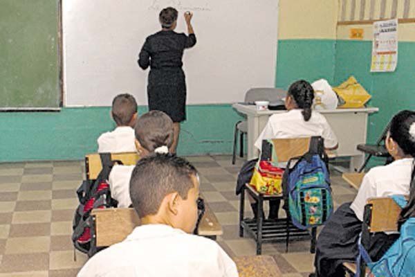 Desde el 31 de mayo 78 escuelas públicas están dando clases semipresenciales en Panamá. Foto: Archivo