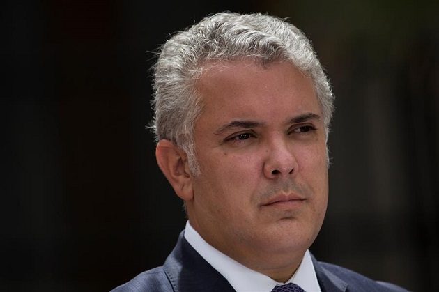 El presidente de Colombia, Iván Duque, calificó  el ataque de "atentado cobarde". Foto: EFE