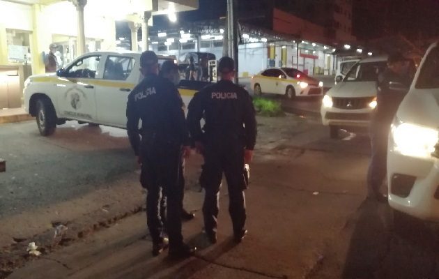 Unas 200 personas fueron retenidas el pasado fin de semana en Panamá Oeste por violar la cuarentena y la Ley Seca. Foto: Eric Montenegro