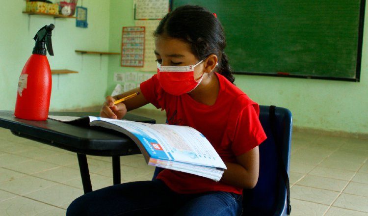 Existe flexibilización con el uso del uniforme escolar. Foto: Cortesía Meduca