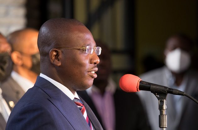 El primer ministro de Haití, Claude Joseph, habla en una rueda de prensa en Puerto Príncipe, Haití. Foto: EFE