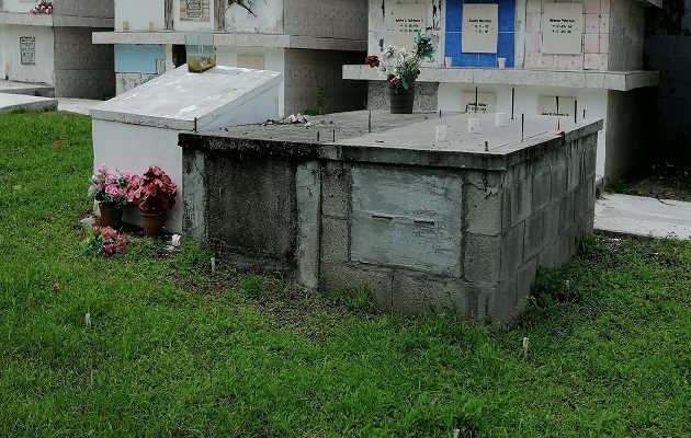 Dentro de los dos cementerios municipales existe un aproximado de 600 sepulturas y bóvedas, según las autoridades municipales de Chame. Foto: Eric Montenegro