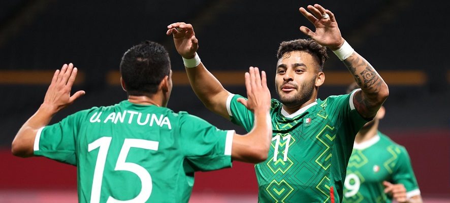 México se clasifica por detrás de Japón en el grupo A tras vencer a Sudáfrica 3-0. Foto Cortesía: @FIFAcom