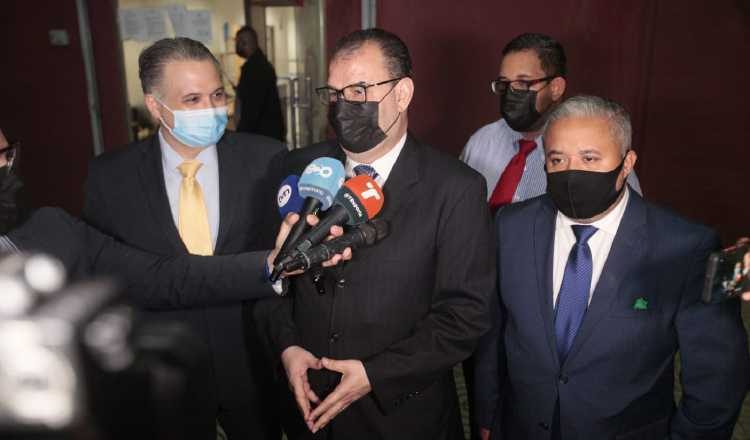 Defensa del exmandatario Ricardo Martinelli explica el deterioro de las pruebas presentadas por la fiscalía.