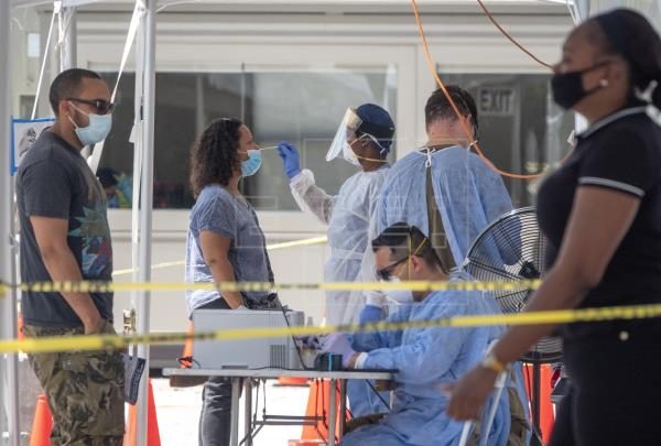 En el periodo 23-29 de julio se registraron un total de 110,400 nuevos contagios en Florida y la tasa de positividad se elevó al 18.1%. Foto: EFE