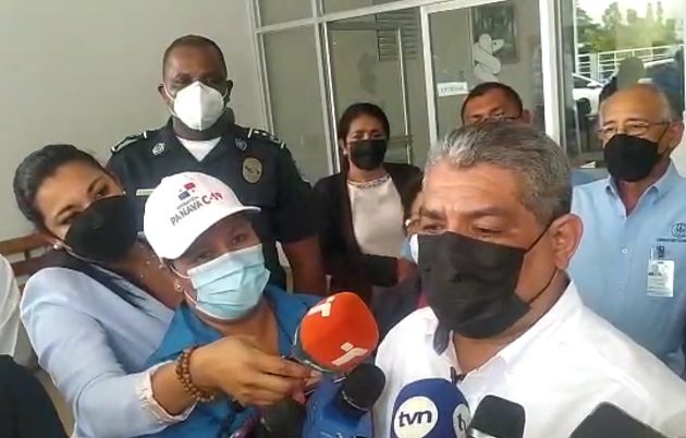 El ministro del Minsa, Luis Francisco Sucre, habló hoy de  la investigación en caso de la empresa de hisopados.