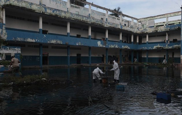 La Escuela República de Venezuela lleva cinco años en el abandono. Foto: Víctor Arosemena