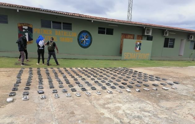En orea diligencia policial fueron capturados cuatro panameños por microtráfico. Foto: Senafrontt
