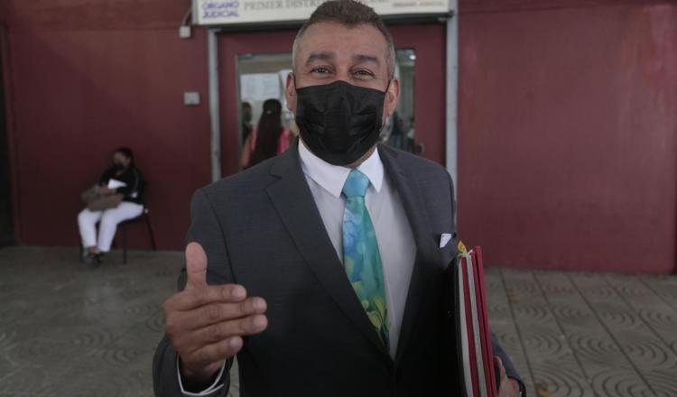 Sidney Sittón, en reiteradas ocasiones ha cuestionado la labor que ha estado haciendo la fiscalía en este segundo juicio. Foto: Víctor Arosemena.