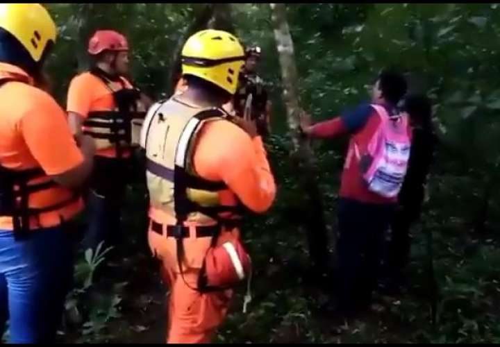 Paramédicos brindaron los primeros auxilios a los menores