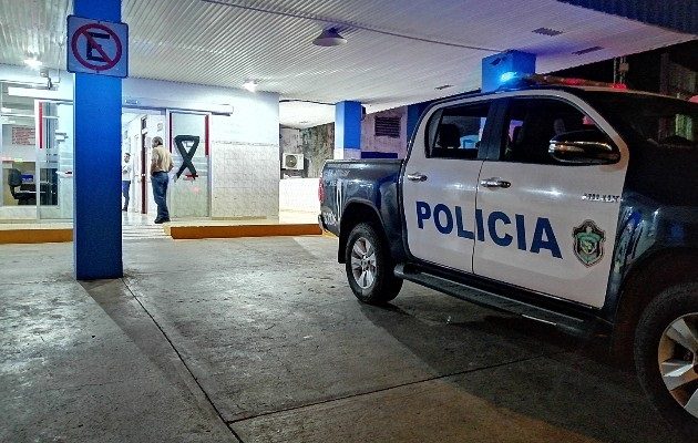El hombre herido fue trasladado para recibir atención médica, pero murió en el centro médico. Foto: Eric Montenegro