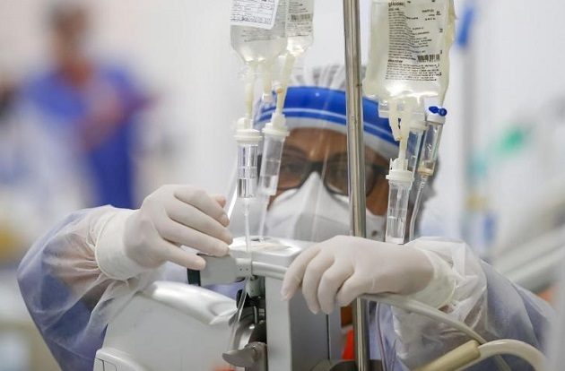 Hay 54 pacientes infectados con el virus en UCI a nivel nacional. Foto: EFE