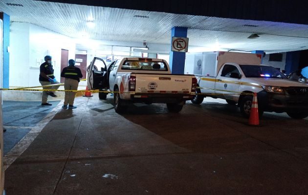 El herido fue trasladado en un vehículo tipo pick-up de la empresa eléctrica a la policlínica de la Caja de Seguro Social Dr. Blas Daniel Gómez Chetro en Arraiján. Foto: Eric Montenegro
