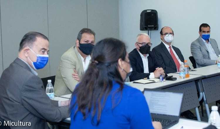 Directivos de la APR y la SPAC establecen diálogo. Foto: Mi Cultura