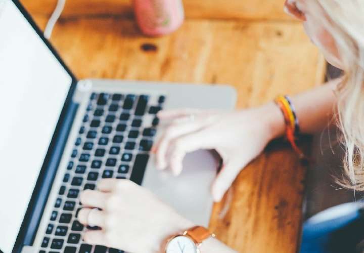 Se trata de una web que busca unir al talento joven con la realidad empresarial.