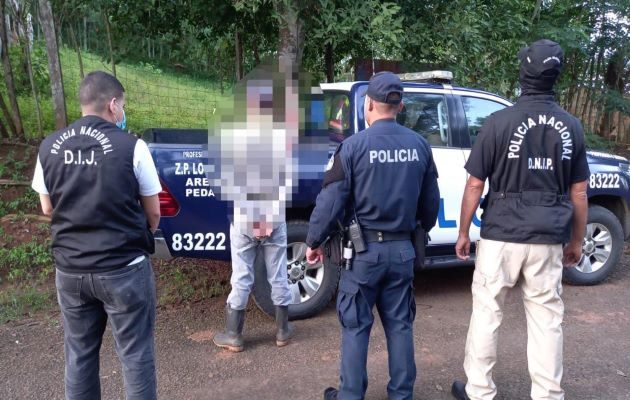 En el corregimiento de Los Asientos, distrito de Pedasí fue detenido un ciudadano presuntamente implicado en el homicidio de un adulto mayor. Foto: Cortesía de Proteger y Servir