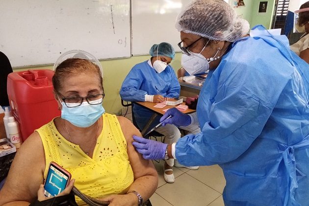 A la fecha se han aplicado en el país un total de 5,817,921 dosis de las vacunas contra la covid-19. Foto: @CSSPanama