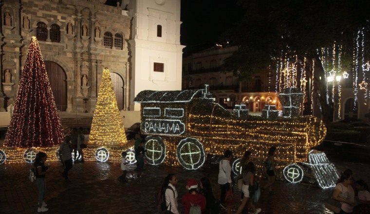 Plaza Catedral es de los parques previstos para la iluminación. Foto: Archivo