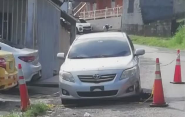 Los peritos de criminalística del Ministerio Público precisaron que recolectaron unos 60 casquillos de bala en toda la zona.