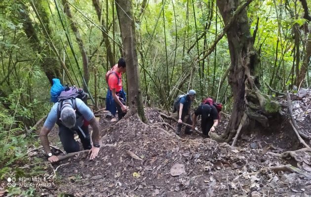 Cerca de 25 funcionarios, entre guarda parques y la policía ecológica están habilitados para el control de ingreso de las personas y poder brindar la ayuda necesaria a los visitantes.  Foto: José Vásquez