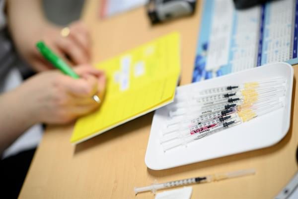 Varias dosis de vacuna de Pfizer en Austria. Foto: EFE