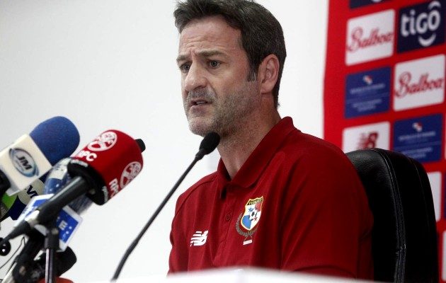 "Nuestra idea es salir a ganar y ser muy agresivos ante El Salvador", aseguró el técnico de la selección de fútbol de Panamá, Thomas Christiansen. Foto: EFE