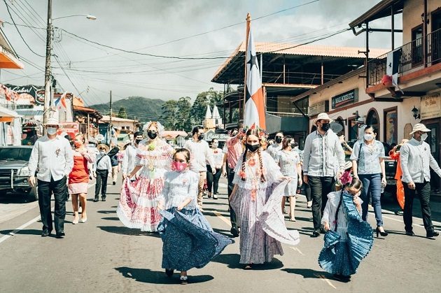 El Minsa explicó que se solicitó permiso para la realización de un paseo folclórico en área controlada, pero el evento terminó convirtiéndose en un desfile. Foto: Redes Sociales