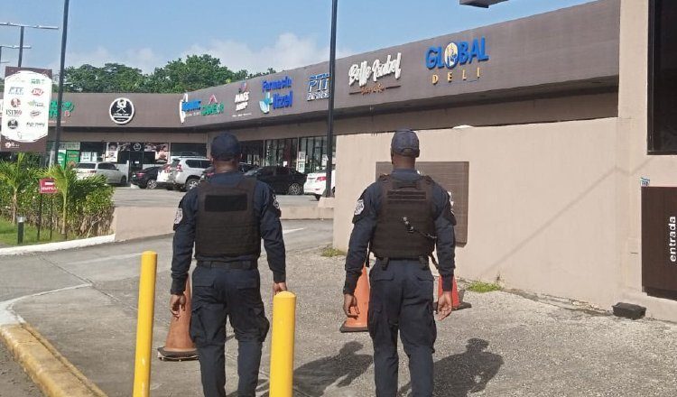 La Policía Nacional ejecuta el operativo de fin de año, época en que aumenta el consumo y, por tanto, el acecho de los antisociales.