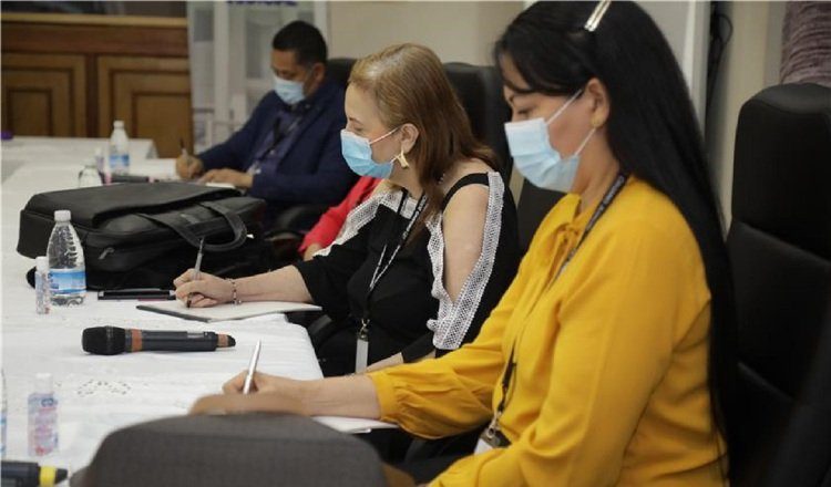 La jueza Baloisa Marquinez (amarillo), ha sido duramente cuestionada por decisiones polémicas que ha tomado en algunos casos de alto perfil. Foto: Archivos