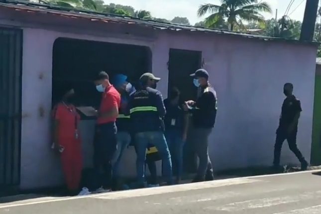 El hecho se dio en el minisúper Jorge, sector 2-2 de Puerto Escondido, frente a la escuela de Sudáfrica. Foto: Cortesía