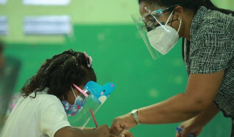 Luego de dos años de educación a distancia y  semipresencialidad, el reto del Meduca es retomar las clases presenciales en todo el país. Foto: Cortesía