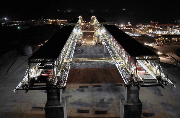 De los casos activos detectados en el proyecto minero Cobre Panamá, 80 son sintomáticos y 43 asintomáticos. Foto: EFE