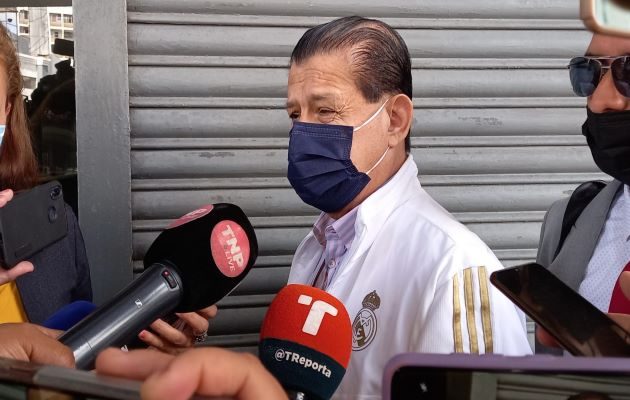  Kevin Moncada acudió con su tío Amado Arjona, a quien Foco afirma falsamente de ser el esposo de la jueza Osorio. Foto: Víctor Arosemena