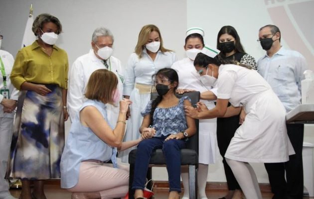 La madrugada de este miércoles llegó a Panamá un cargamento de 60 mil dosis pediátricas contra la covid-19. Foto: Cortesía Minsa