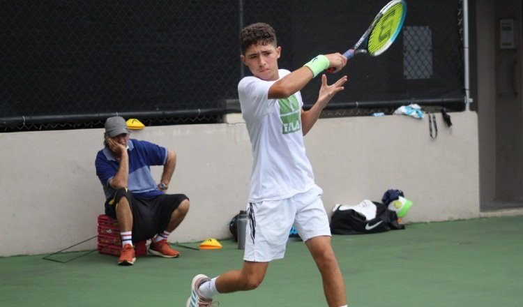 El panameño Chad Valdés Jr.