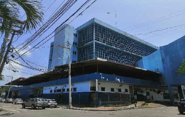 Los ciudadanos que resultaron heridos fueron auxiliados y llevados al cuarto de urgencias del Complejo Hospitalario Dr. Manuel Amador Guerrero, para recibir atención médica. Foto. Diomedes Sánchez